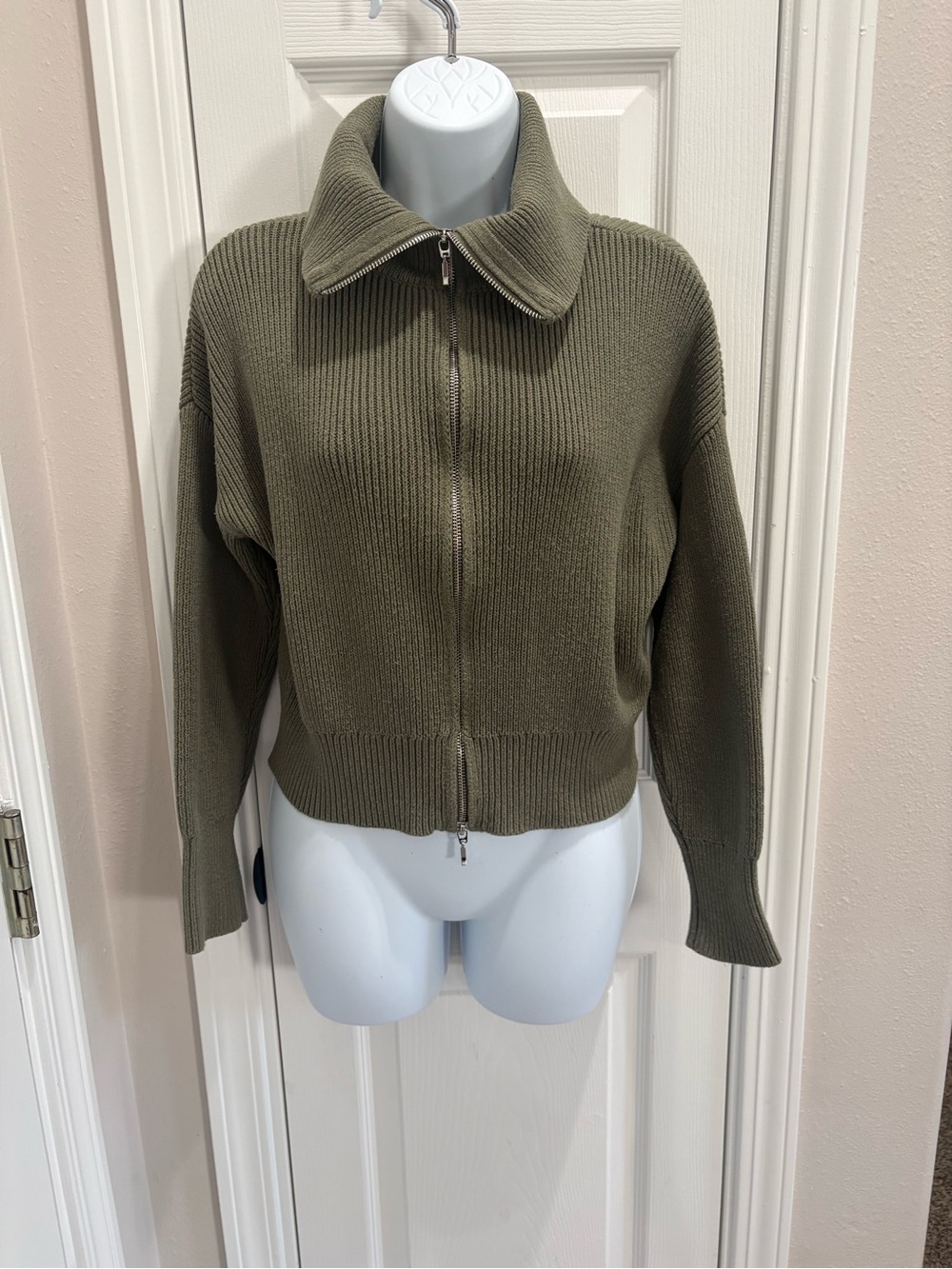 Abercrombie & Fitch Olive Ribbed Knit Turtleneck sweater